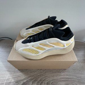 MEN'S adidas YEEZY 700 V3 "Safflower" Sz. 10.5